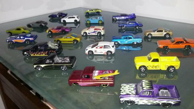 Miniaturas Hot Wheels 20 Carros