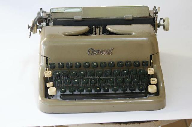 Máquina de escrever Cônsul portatil