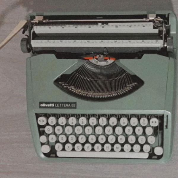 Máquina de escrever vintage (datilógrafo/ datilografia)