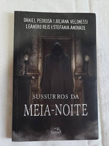 Sussurros da Meia noite- Livro Usado