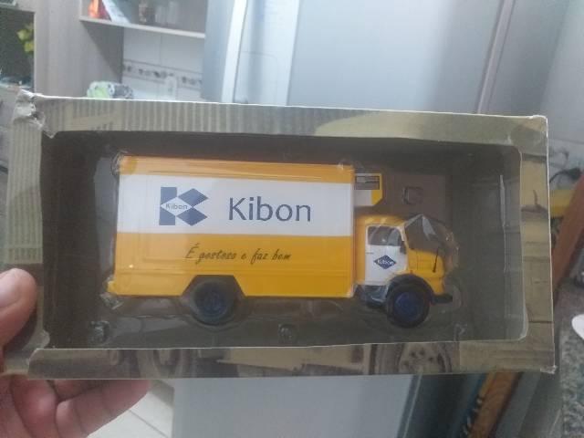 Vendo miniatura de caminhão kibon
