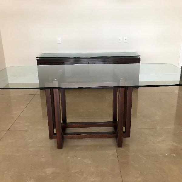 mesa de madeira com tampo de vidro