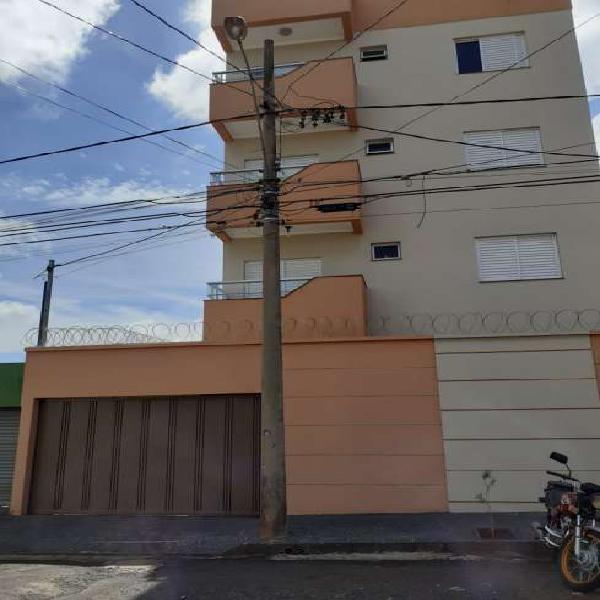 Apartamento Apartamento com dois quartos, sala em dois