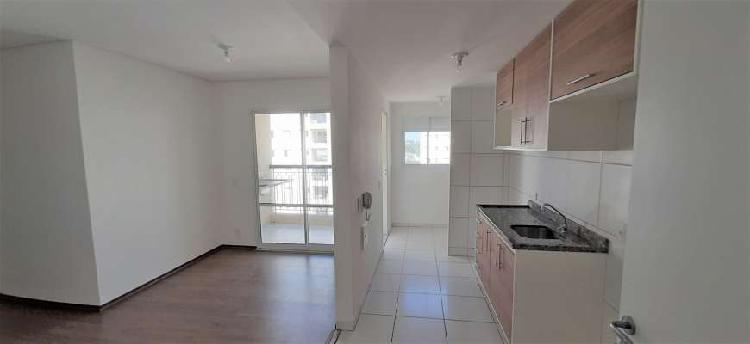 Apartamento para aluguel possui 56 metros quadrados com 2