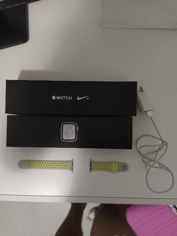 Apple Watch Nike+ Séries 4 44mm GPS