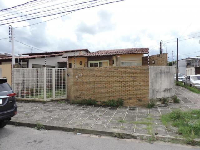 Casa com 3 dormitórios para alugar, 280 m² por R$