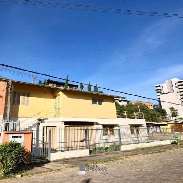 Casa individual a venda no Bairro Desvio Rizzo