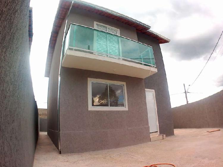 Casa para venda tem 100 metros quadrados com 3 quartos em