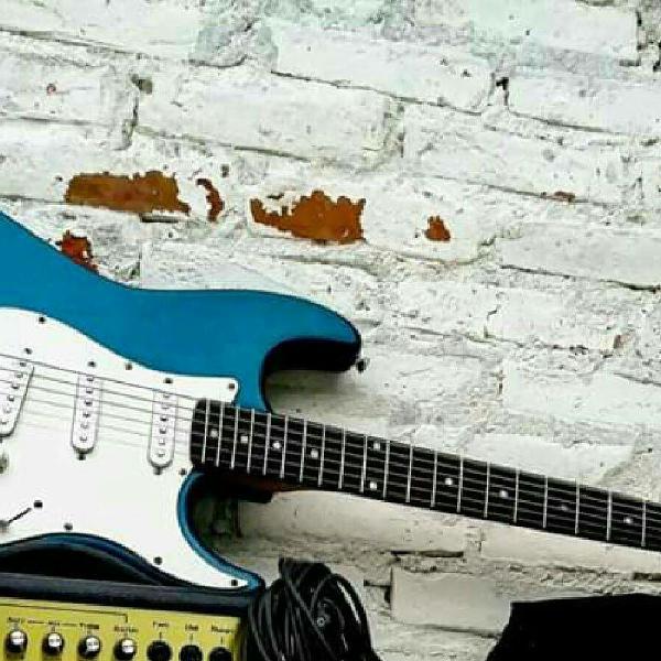 Guitarra Stratocaster Condor