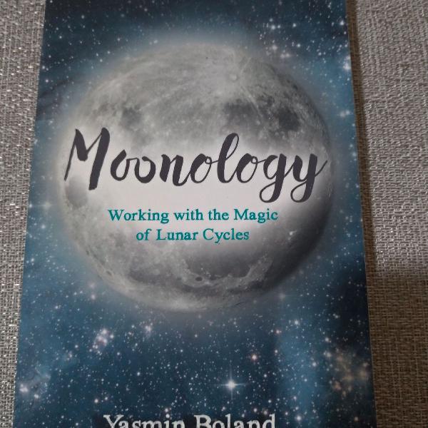 Moonololy livro