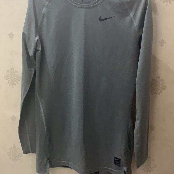 blusa esportiva Nike