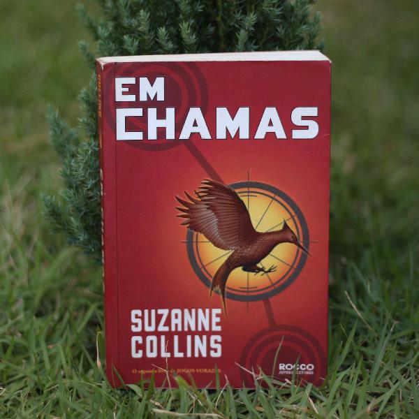 livro em chamas - jogos vorazes