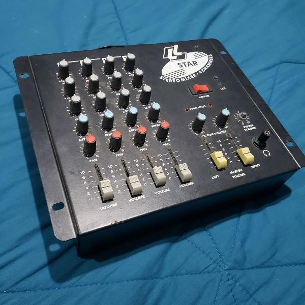 mixer 4 canais stereo