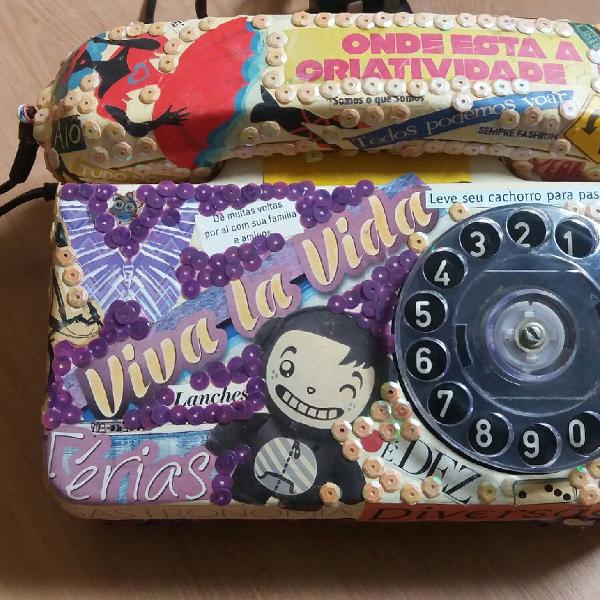 telefone de disco vintage descontraído