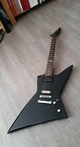 Guitarra Ltd Esp Explorer ex-50 com malagoli na ponte aceito