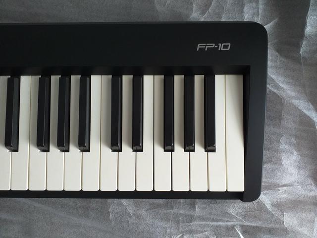 Piano Elétrico Roland FP-10 - Nunca "Usado"