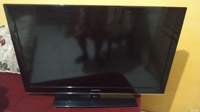 Tv com defeito samsung 40 pl para retirada de pc ou conserto