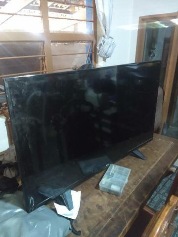 Tv para tirar peça