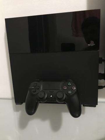 Vendo Playstation 4 extra!