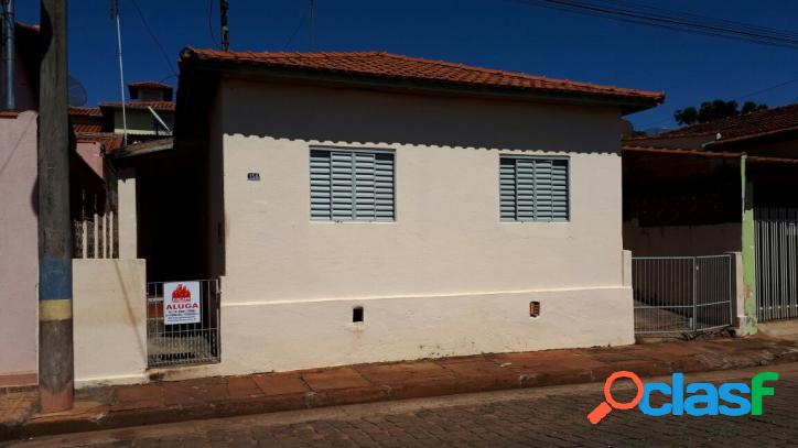 ALUGA-SE CASA NA VILA SÃO JOSÉ EM PIRAJU/SP