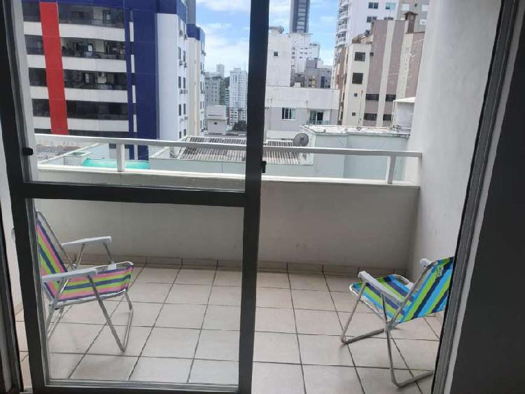 Apartamento a venda, quadra do mar, com 2 quartos,