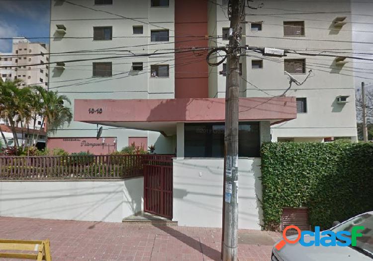 Apartamento com 2 dormitórios na Vila Universitária