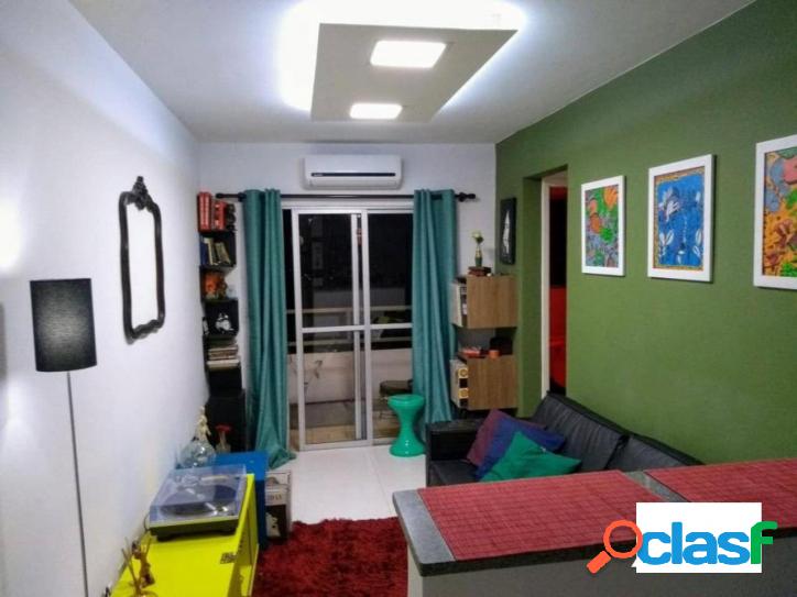 Apartamento com 2 dormitórios à venda, 45 m² por R$