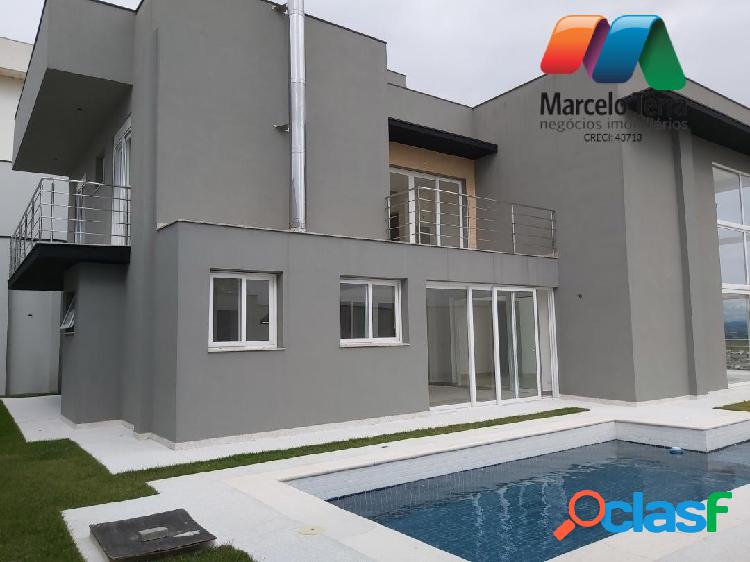 CASA EM CONDOMÍNIO - NOVA - 426M2 CONSTR. - IMPECÁVEL!