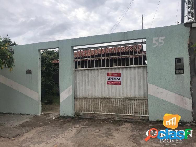 Casa 2/4 localizada no SIM com lote de 250 m²