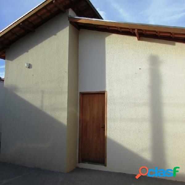 Casa Res. Eng. Queimado - Terreno Inteiro