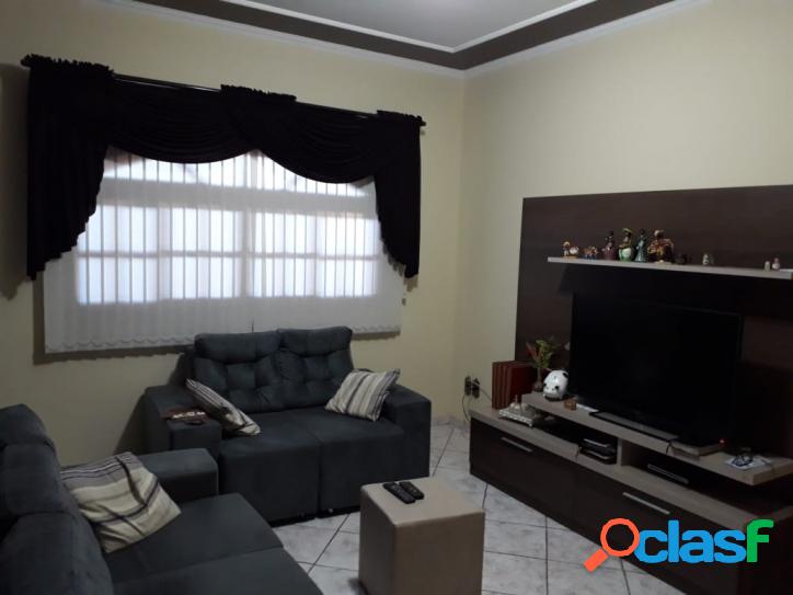 Casa com 2 dormitórios - Jd. Lago Azul