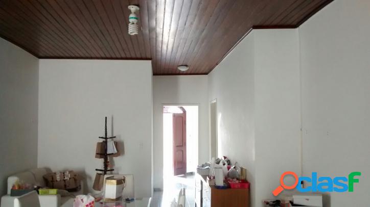 Casa com 2/4 na Brasília.