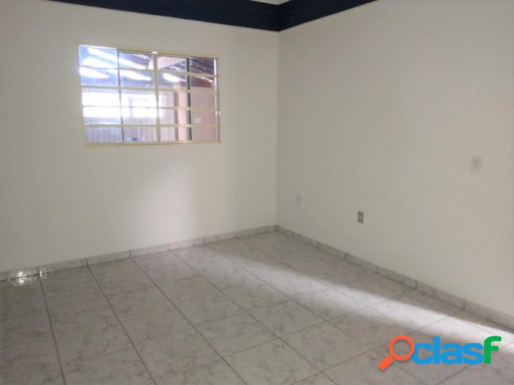 Casa com 3 dormitórios - Jd. São Lourenço