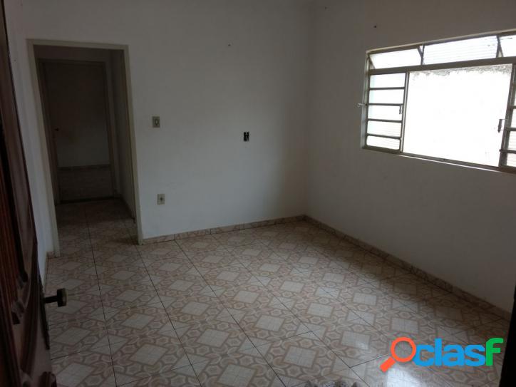 Casa de 3 dormitórios - Vila Queiroz