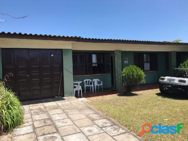 Casa de alvenaria com 146m², (03) dormitórios, bem