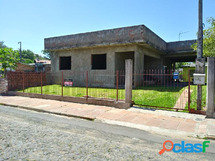 Casa em obras no Bairro Ferroviário