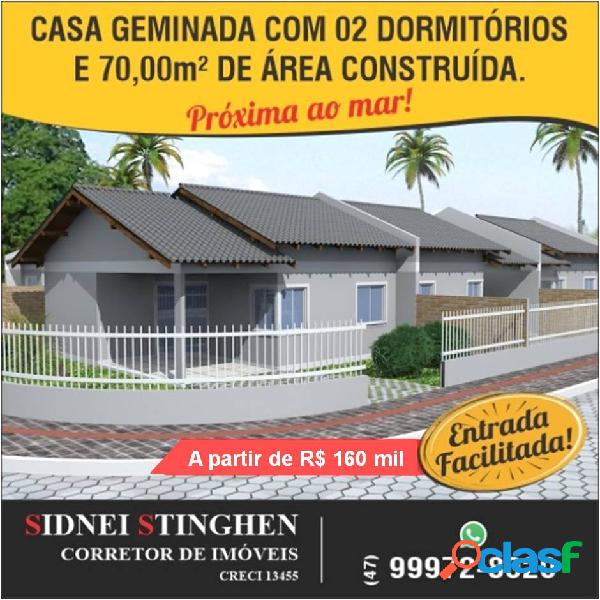 Casa geminada com 02 dormitórios, em Bal. Barra do Sul -