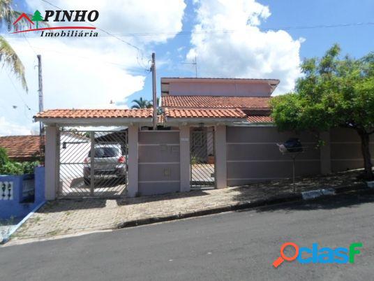 Casa localizada no Bairro Colinas de São Pedro (Parte