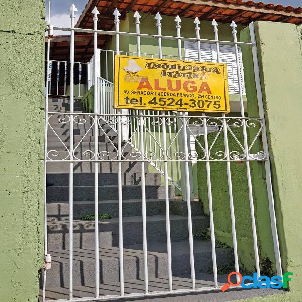 Casa para alugar de dois dormitórios no São Francisco