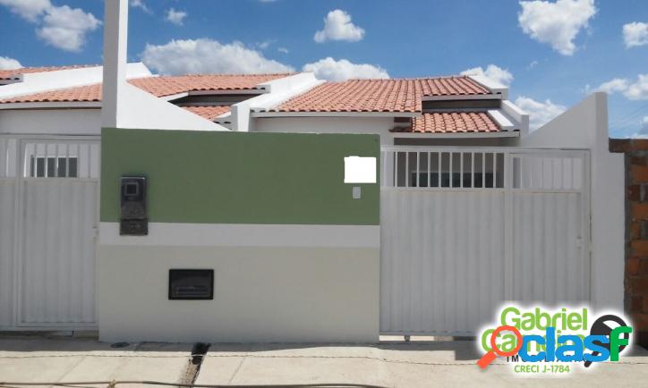 Casas 2/4 na Mangabeira e frente à UPA. R$130.000,00