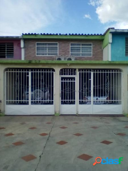 En Venta Bella Casa de 231,63m2 en la Urb. San Blas I