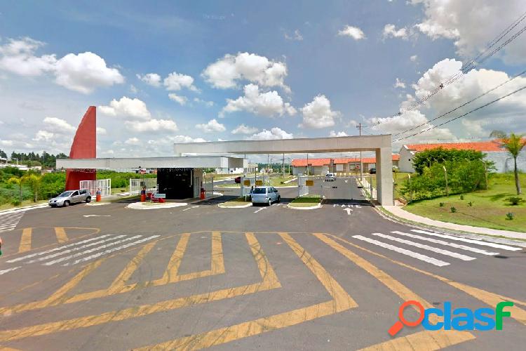 Excelente casa no cond. Terra Nova, 2 dormitórios.