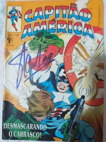Gibi do Capitão América autografado Stan Lee