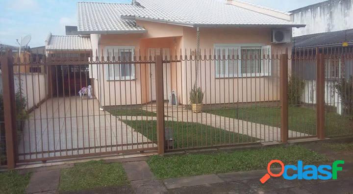 LINDA CASA NO BAIRRO STA CATARINA