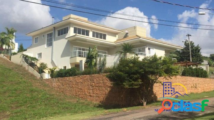 Linda Casa em Condomínio - ALTO PADRÃO - 603m²