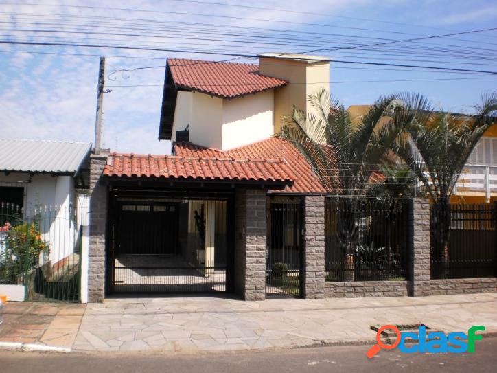 Lindo sobrado com suite e close próximo ao centro