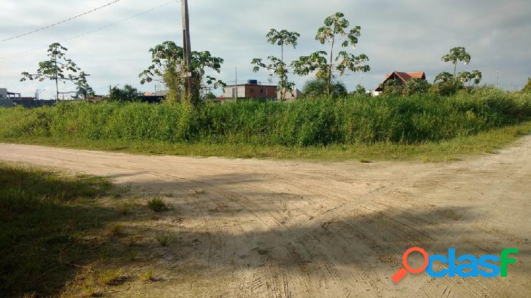 Lote de Esquina Próximo a Lagoa