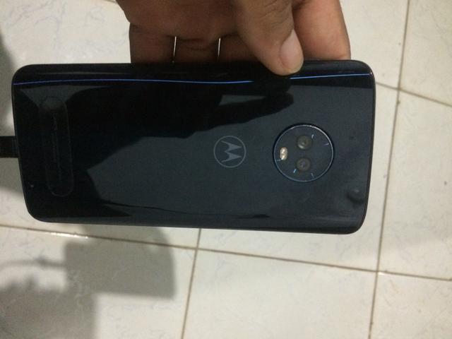 Moto g6 plus 64g troco em iPhone do meu interesse