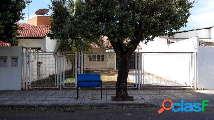 OPORTUNIDADE: CASA NO CENTRO DE SORRISO COM PREÇO