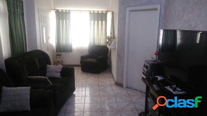 Sobrado com 3 dormitórios (1 suíte) - Boa Vista